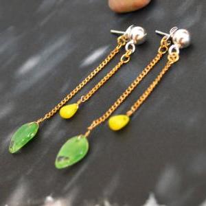 ) B-001 Vintage Glass Earrings, Green Leaf..