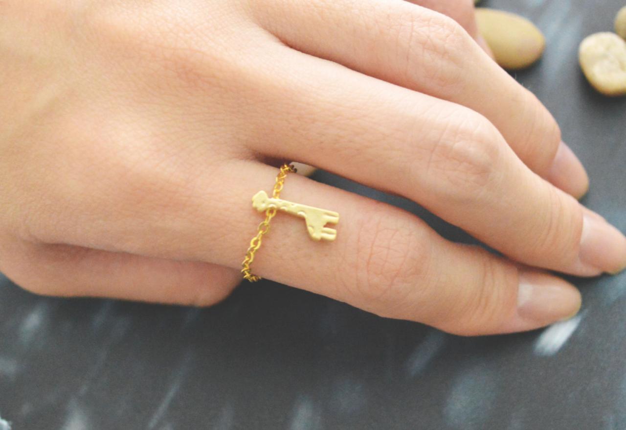 Chain ring, Giraffe ring, Pendant ring, Animal ring,Simple ring, Modern ring, Gold plated ring/Everyday/Gift/