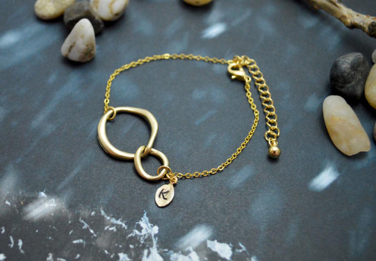 C-029 Interlocking Initial Bracelet, Personalized Bracelet, Infinity Bracelet, Simple Bracelet, Gold Plated/everyday Jewelry/