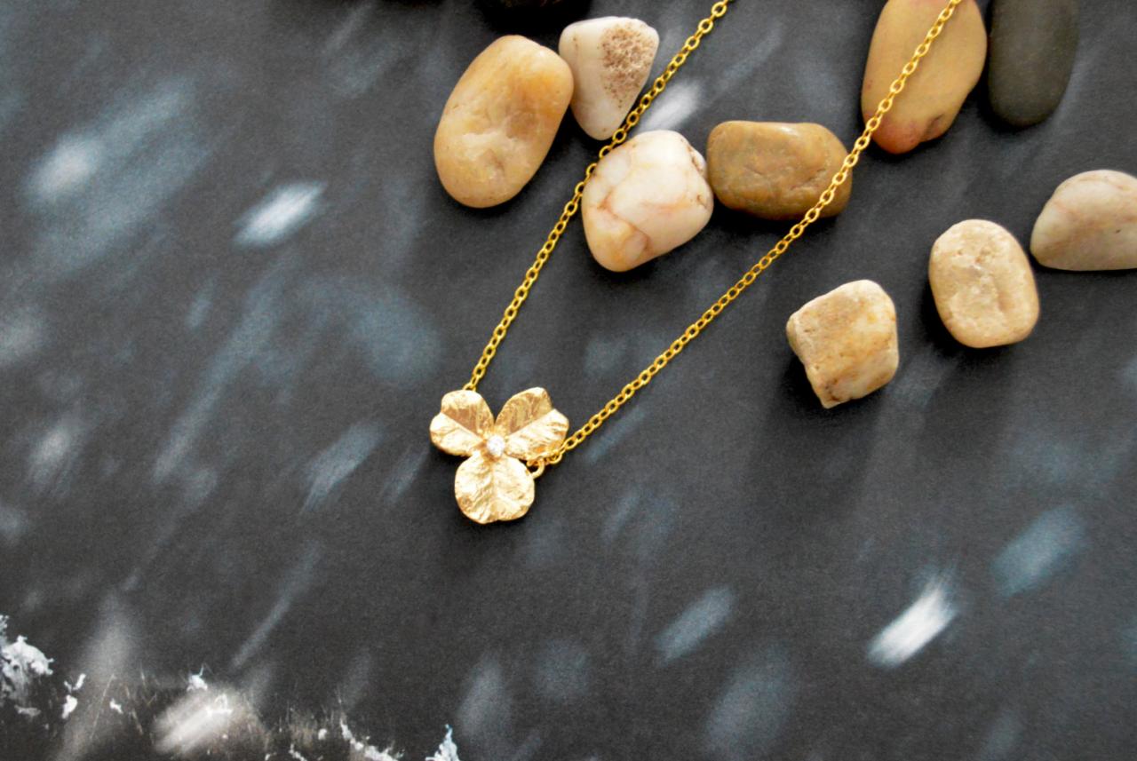 A-086 Cubic flower necklace, Simple necklace, Modern necklace, Pendant necklace, Gold plated/Bridesmaid/gifts/Everyday jewelry/