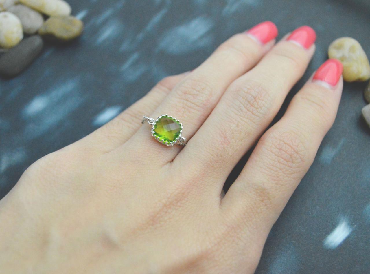 E-032 Peridot Glass Ring, Silver Framed Ring, Chain Ring, Simple Ring, Modern Ring, Silver Plated Ring/everyday/gift/