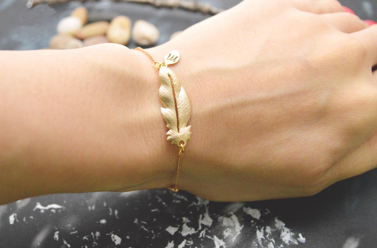 C-096 Feather initial bracelet, Personalized bracelet, Hand stamped bracelet, Simple bracelet, Gold plated/Everyday jewelry/